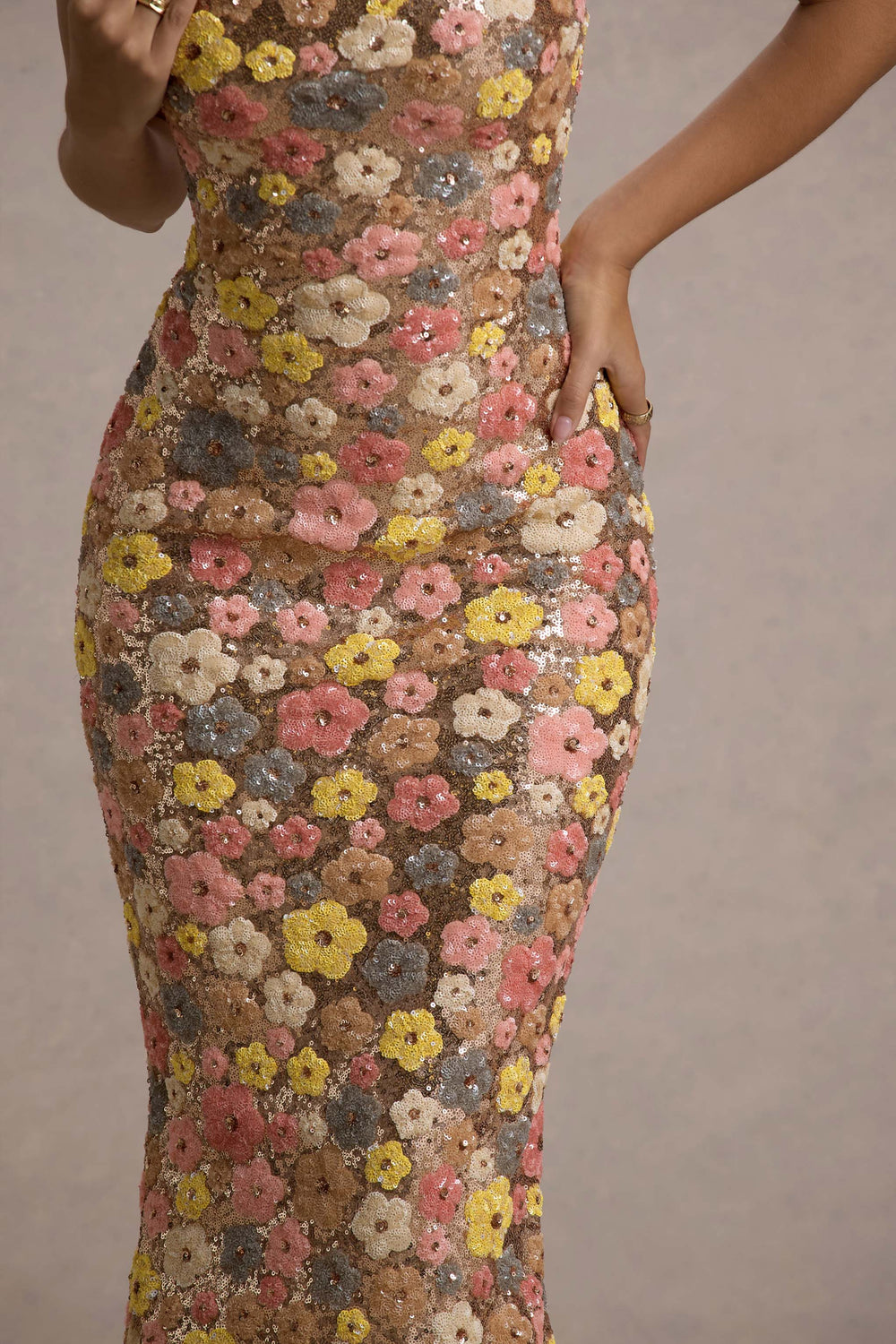 Elira | Maxikleid mit Pailletten und Blumenmuster