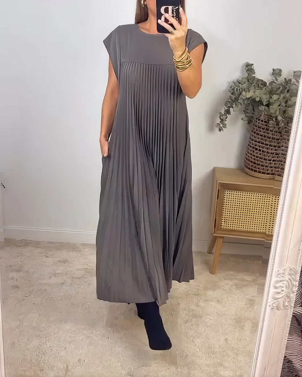 Eleonora | Ärmeloses Plisseekleid, elegant und zeitlos