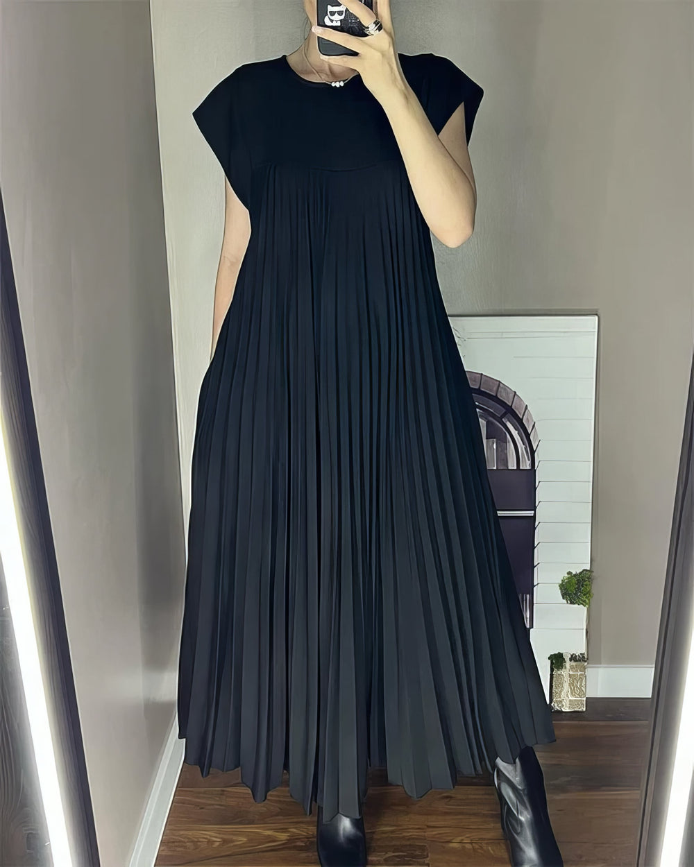 Eleonora | Ärmeloses Plisseekleid, elegant und zeitlos